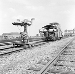 169707 Afbeelding van de stopmachine Plassermatic 275 van de N.S. te Alkmaar.